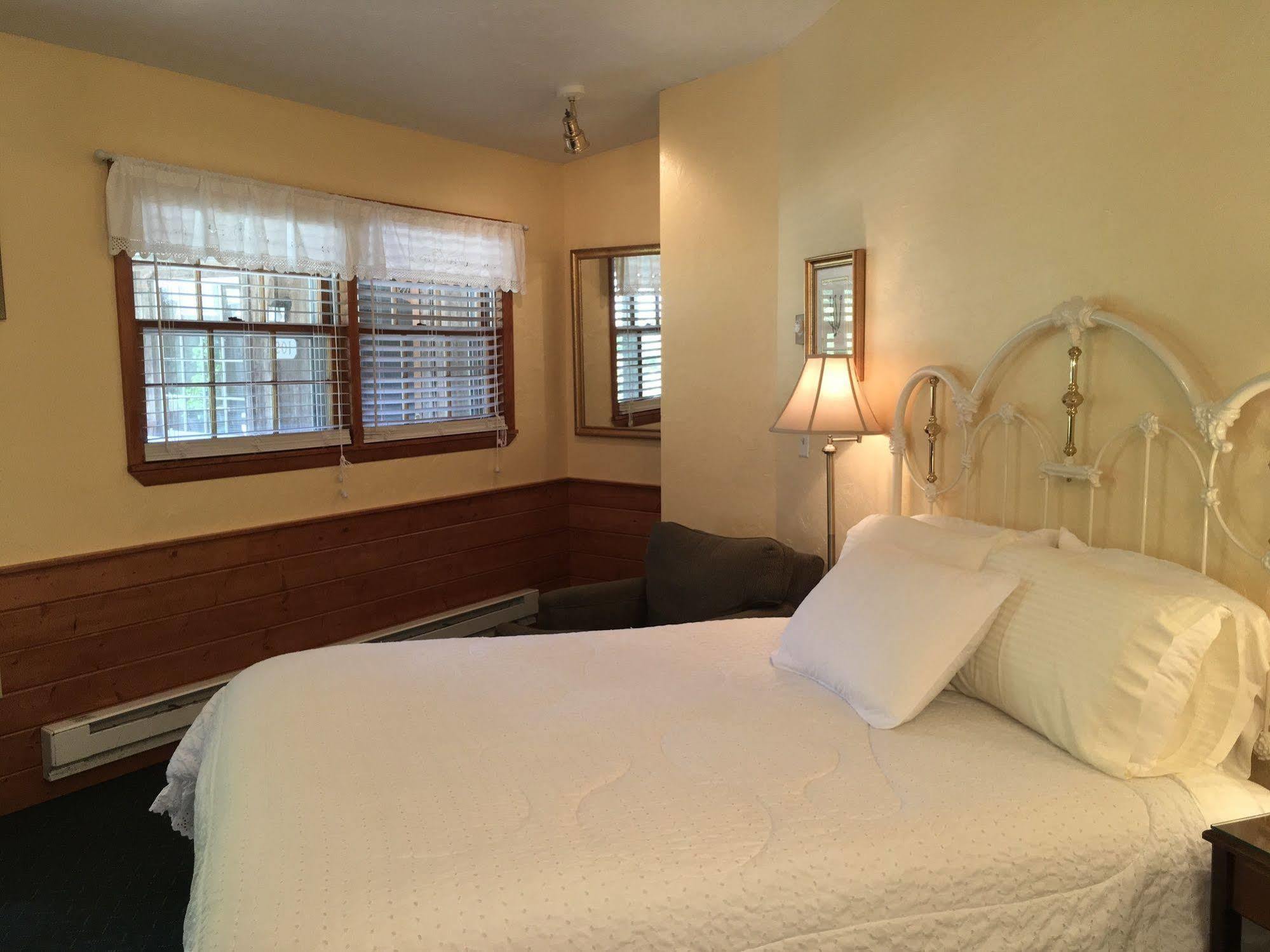 Outpost Inn Highlands Luaran gambar